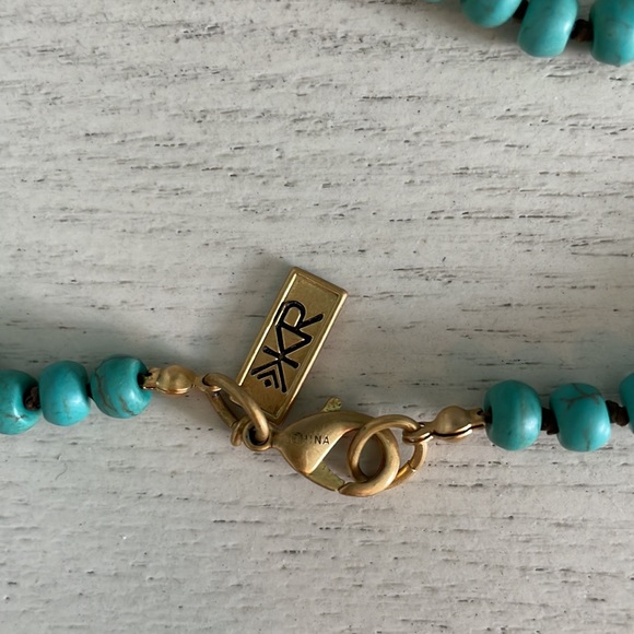 Long statement necklace - Picture 5 of 6